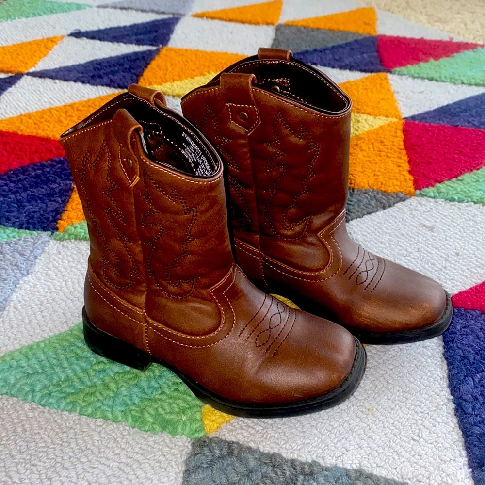 Boys boots
